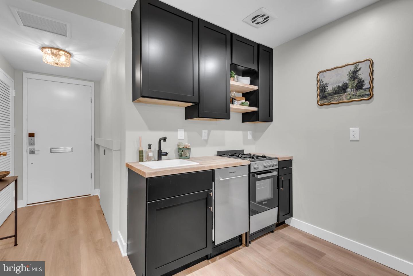620 3RD ST SW #111, WASHINGTON, District Of Columbia 20024, 3 Bedrooms Bedrooms, ,3 BathroomsBathrooms,Residential,For sale,620 3RD ST SW #111,DCDC2211540 MLS # DCDC2211540