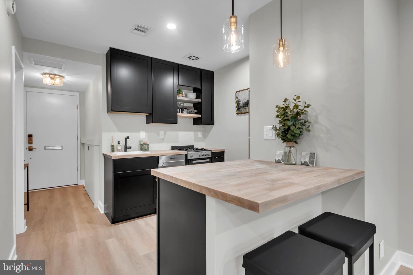 620 3RD ST SW #111, WASHINGTON, District Of Columbia 20024, 3 Bedrooms Bedrooms, ,3 BathroomsBathrooms,Residential,For sale,620 3RD ST SW #111,DCDC2211540 MLS # DCDC2211540