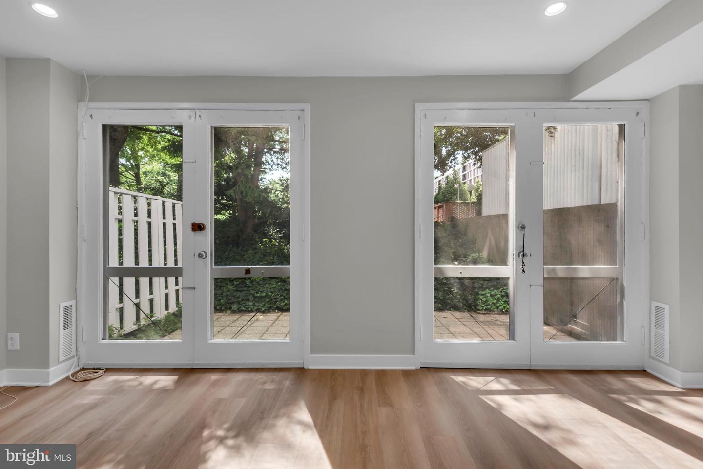 620 3RD ST SW #111, WASHINGTON, District Of Columbia 20024, 3 Bedrooms Bedrooms, ,3 BathroomsBathrooms,Residential,For sale,620 3RD ST SW #111,DCDC2211540 MLS # DCDC2211540