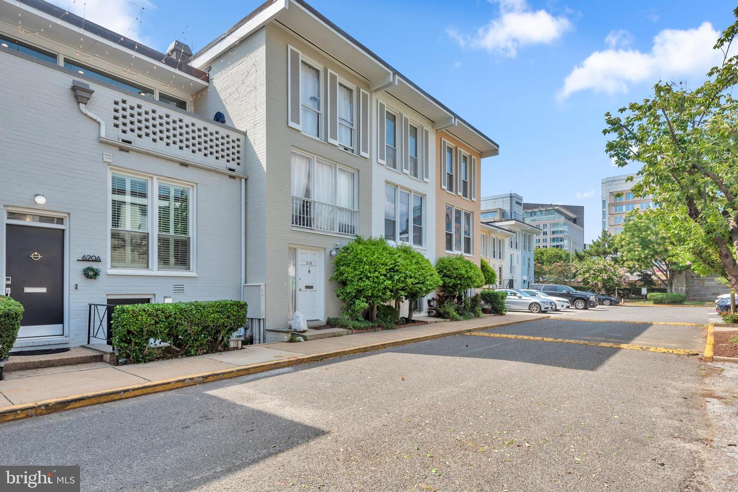 620 3RD ST SW #111, WASHINGTON, District Of Columbia 20024, 3 Bedrooms Bedrooms, ,3 BathroomsBathrooms,Residential,For sale,620 3RD ST SW #111,DCDC2211540 MLS # DCDC2211540