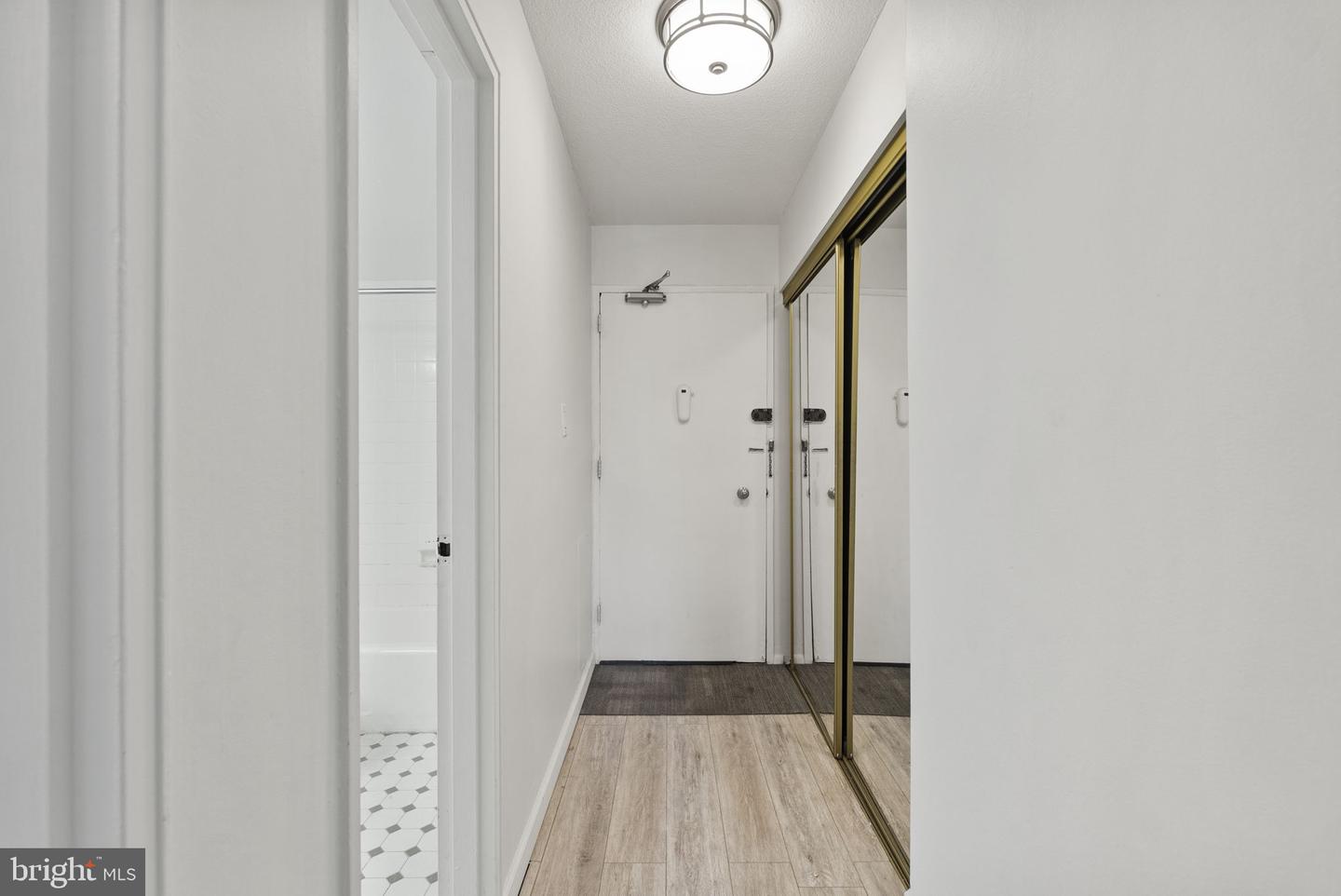 4600 S FOUR MILE RUN DR S #139, ARLINGTON, Virginia 22204, 1 Bedroom Bedrooms, ,1 BathroomBathrooms,Residential,For sale,4600 S FOUR MILE RUN DR S #139,VAAR2061230 MLS # VAAR2061230