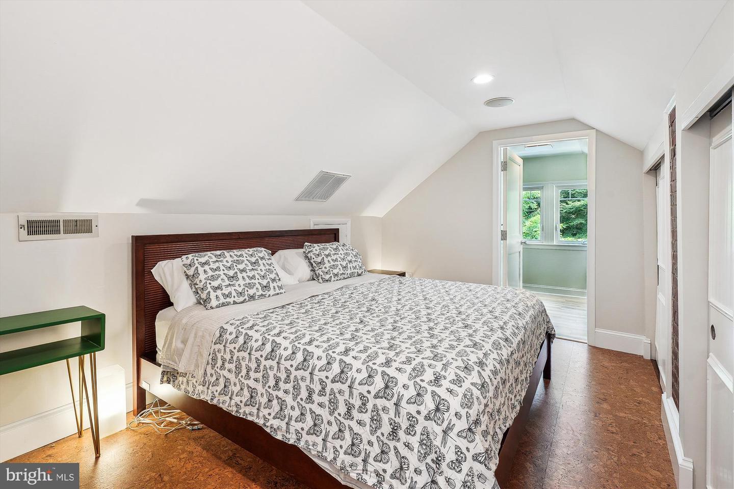 12377 HENDERSON RD, CLIFTON, Virginia 20124, 4 Bedrooms Bedrooms, ,2 BathroomsBathrooms,Residential,For sale,12377 HENDERSON RD,VAFX2256980 MLS # VAFX2256980
