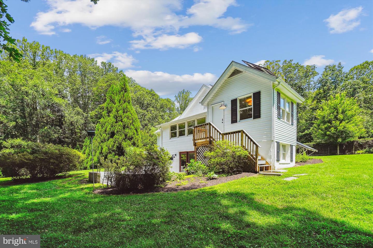 12377 HENDERSON RD, CLIFTON, Virginia 20124, 4 Bedrooms Bedrooms, ,2 BathroomsBathrooms,Residential,For sale,12377 HENDERSON RD,VAFX2256980 MLS # VAFX2256980