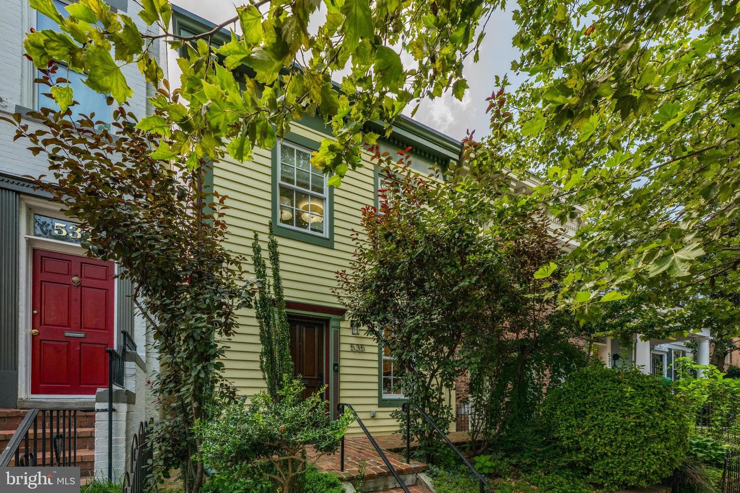 535 6TH ST SE, WASHINGTON, District Of Columbia 20003, 4 Bedrooms Bedrooms, ,3 BathroomsBathrooms,Residential,For sale,535 6TH ST SE,DCDC2211690 MLS # DCDC2211690