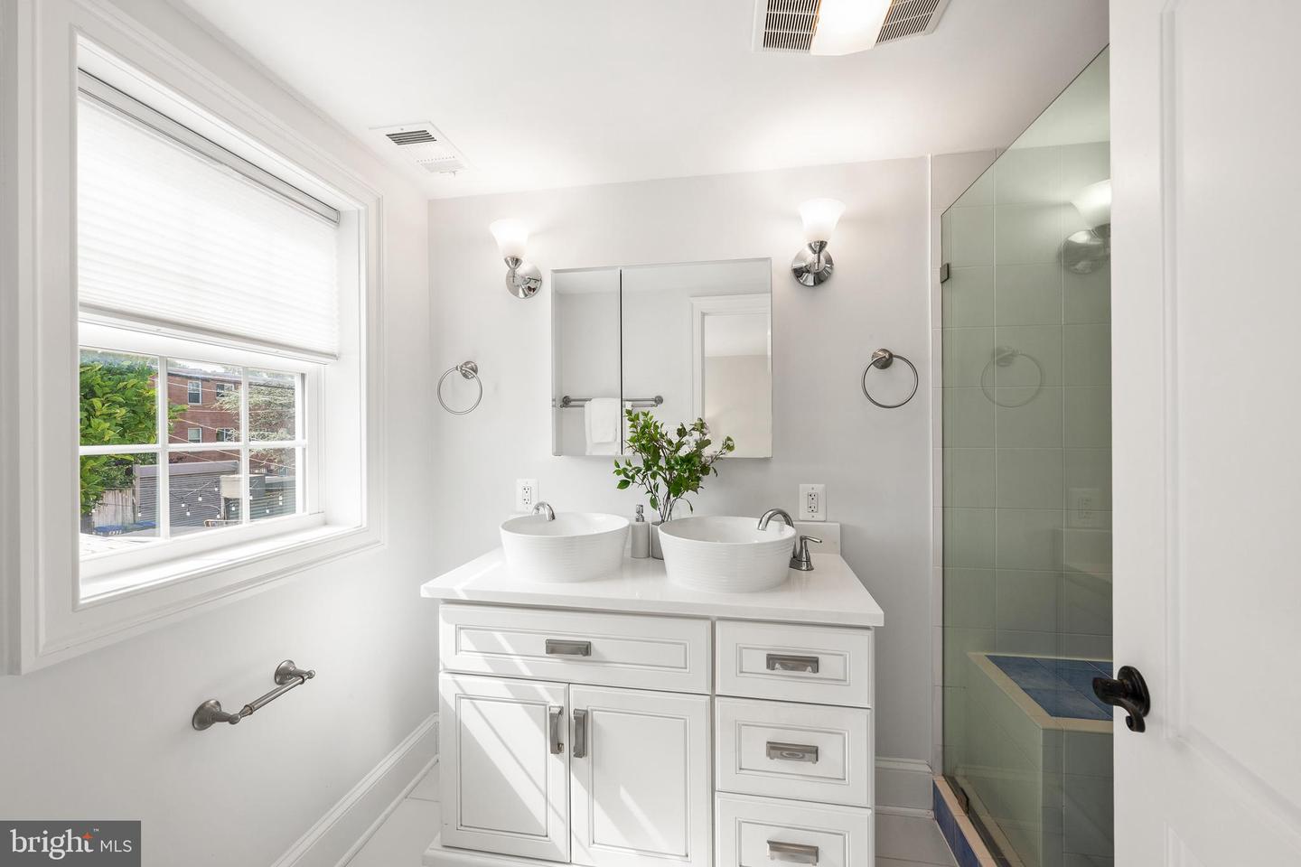 535 6TH ST SE, WASHINGTON, District Of Columbia 20003, 4 Bedrooms Bedrooms, ,3 BathroomsBathrooms,Residential,For sale,535 6TH ST SE,DCDC2211690 MLS # DCDC2211690