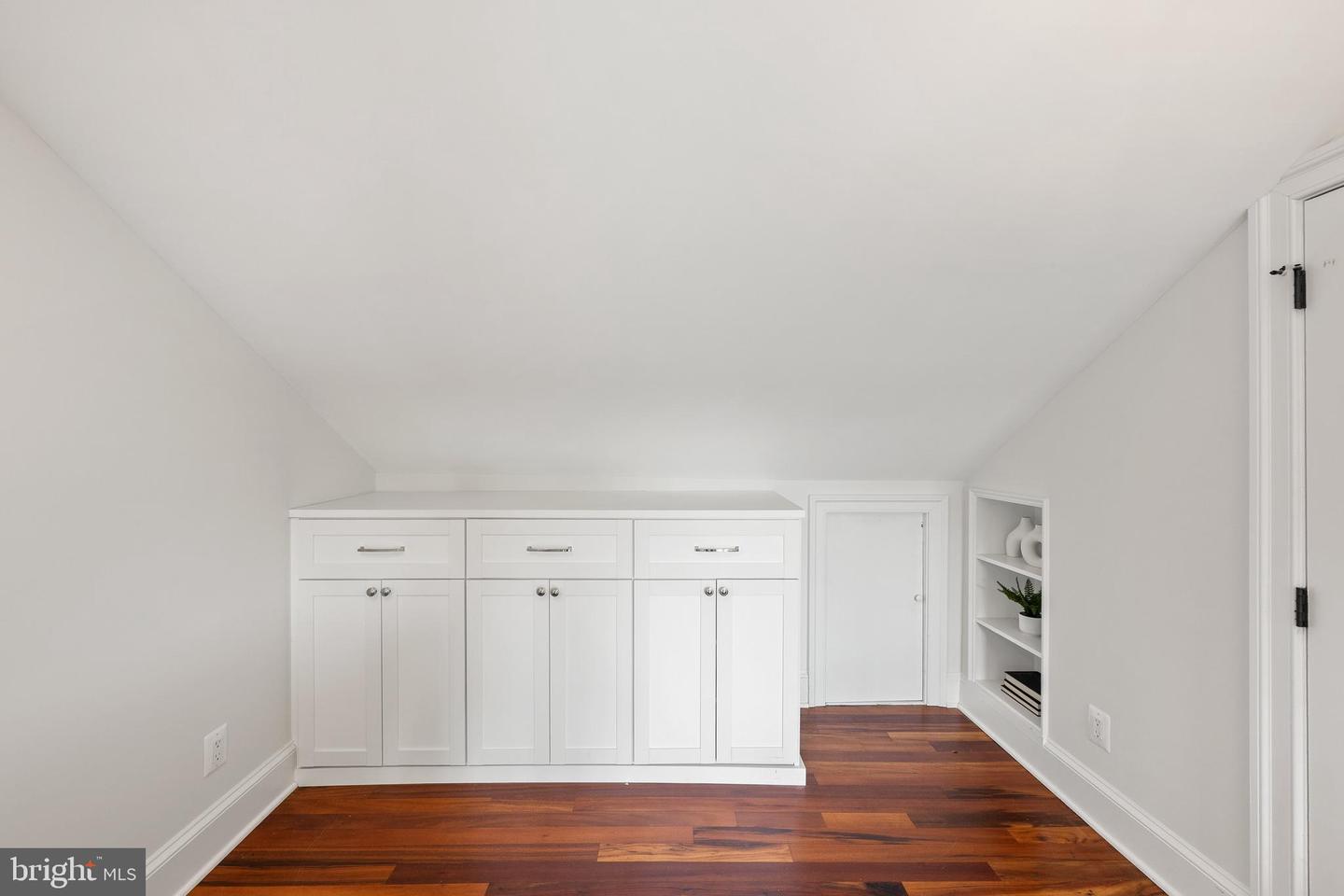 535 6TH ST SE, WASHINGTON, District Of Columbia 20003, 4 Bedrooms Bedrooms, ,3 BathroomsBathrooms,Residential,For sale,535 6TH ST SE,DCDC2211690 MLS # DCDC2211690