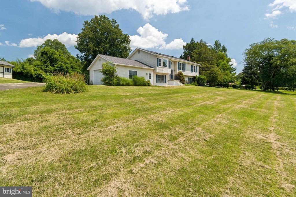 8126 BOTHA RD, WARRENTON, Virginia 20186, 4 Bedrooms Bedrooms, ,3 BathroomsBathrooms,Residential,8126 BOTHA RD,VAFQ2017660 MLS # VAFQ2017660