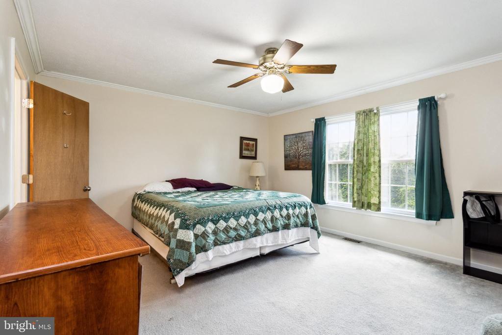 8126 BOTHA RD, WARRENTON, Virginia 20186, 4 Bedrooms Bedrooms, ,3 BathroomsBathrooms,Residential,8126 BOTHA RD,VAFQ2017660 MLS # VAFQ2017660