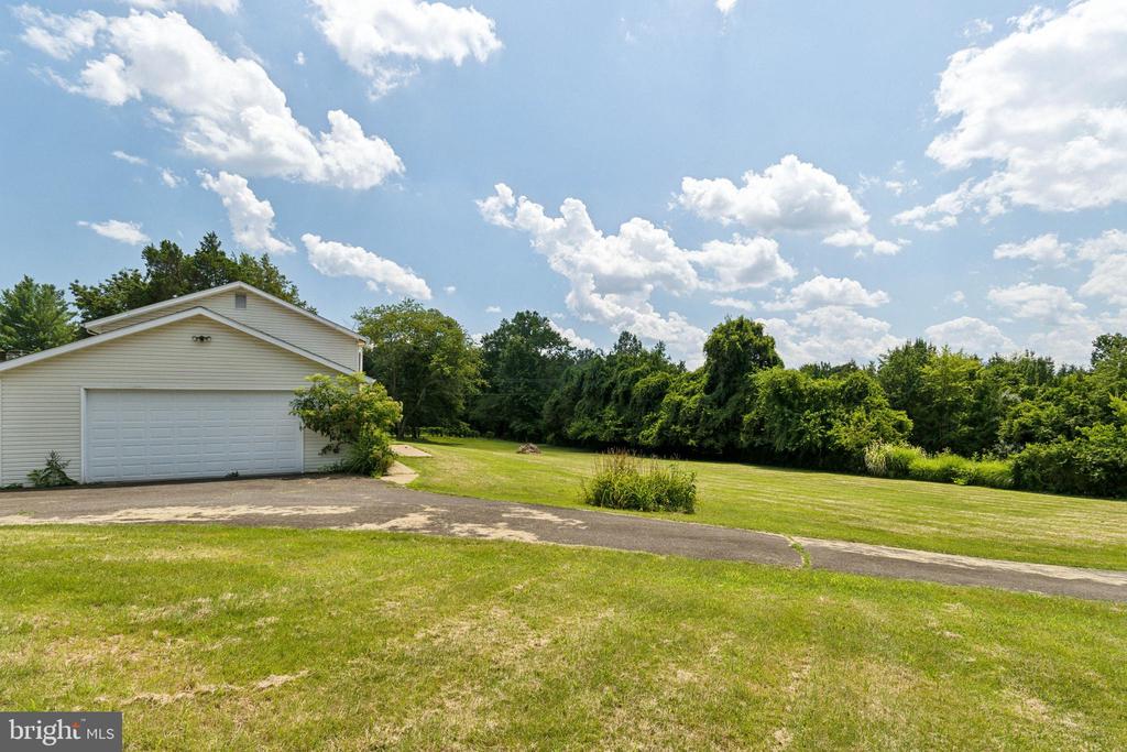 8126 BOTHA RD, WARRENTON, Virginia 20186, 4 Bedrooms Bedrooms, ,3 BathroomsBathrooms,Residential,8126 BOTHA RD,VAFQ2017660 MLS # VAFQ2017660