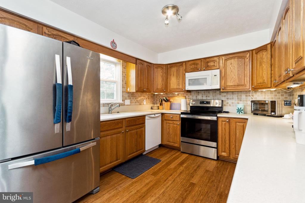 8126 BOTHA RD, WARRENTON, Virginia 20186, 4 Bedrooms Bedrooms, ,3 BathroomsBathrooms,Residential,8126 BOTHA RD,VAFQ2017660 MLS # VAFQ2017660