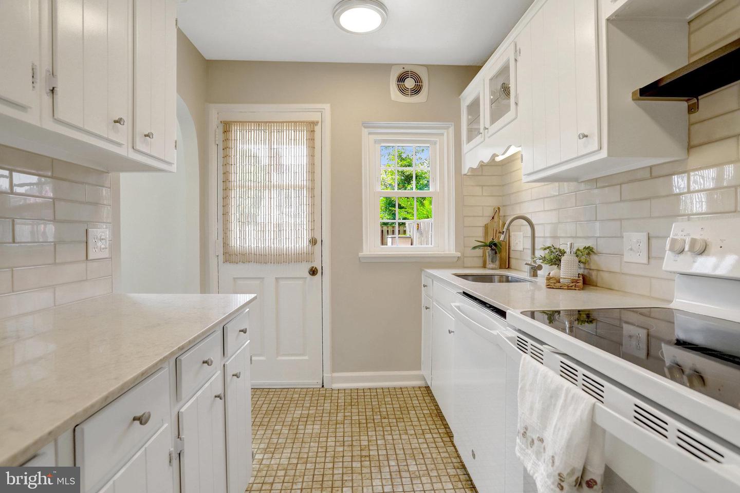 4600 34TH ST S, ARLINGTON, Virginia 22206, 1 Bedroom Bedrooms, ,2 BathroomsBathrooms,Residential,For sale,4600 34TH ST S,VAAR2061284 MLS # VAAR2061284