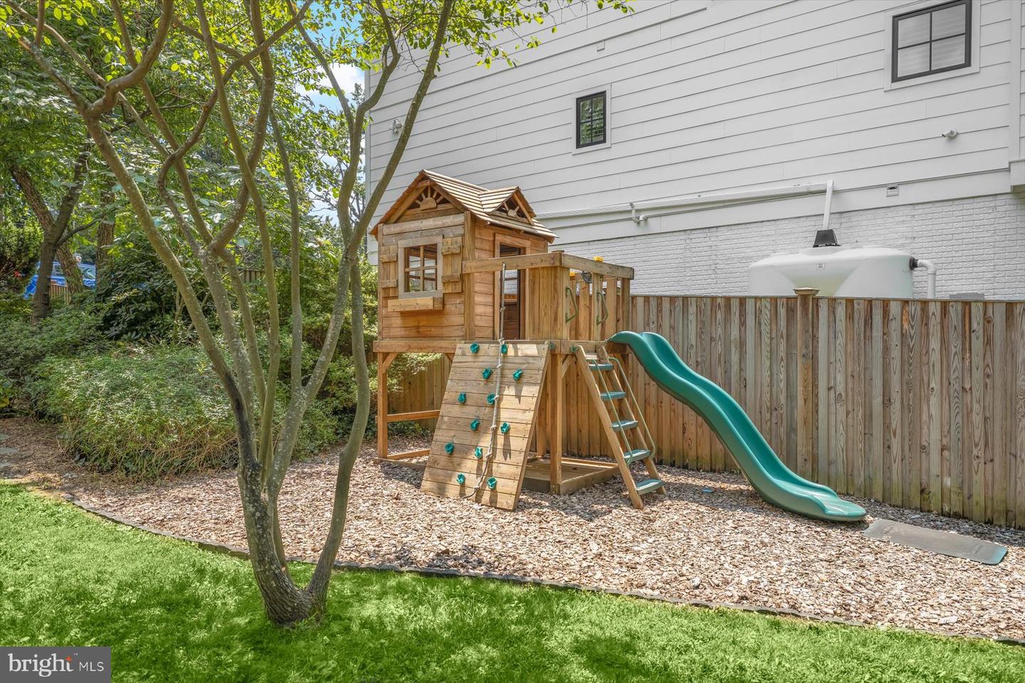 4215 LORCOM LN, ARLINGTON, Virginia 22207, 5 Bedrooms Bedrooms, ,5 BathroomsBathrooms,Residential,For sale,4215 LORCOM LN,VAAR2061296 MLS # VAAR2061296