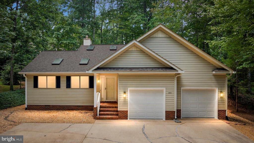4621 LAKEVIEW PKWY, LOCUST GROVE, Virginia 22508, 3 Bedrooms Bedrooms, ,2 BathroomsBathrooms,Residential,4621 LAKEVIEW PKWY,VAOR2010324 MLS # VAOR2010324