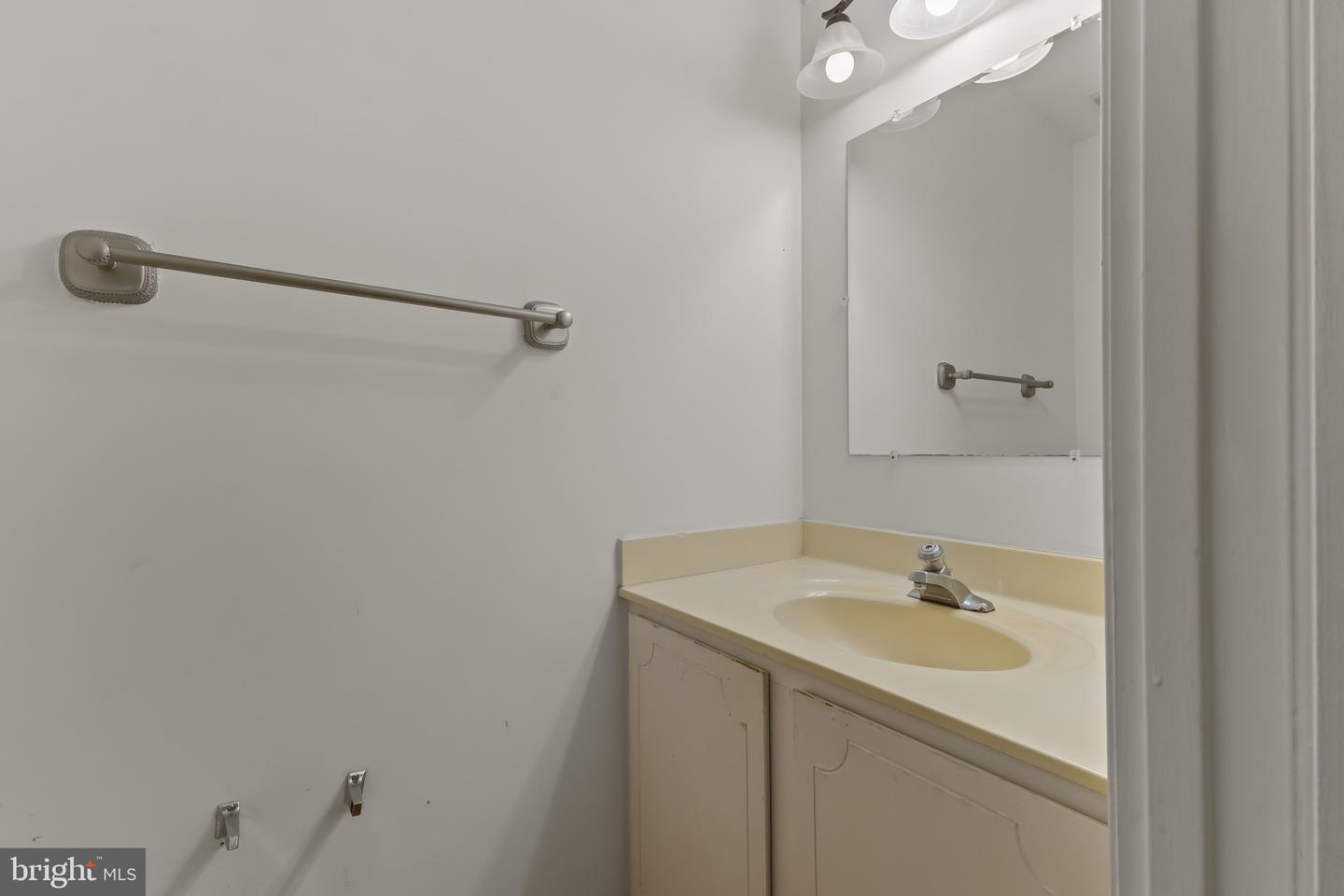 7885 CARLA COURT, SPRINGFIELD, Virginia 22153, 3 Bedrooms Bedrooms, ,2 BathroomsBathrooms,Residential,For sale,7885 CARLA COURT,VAFX2257246 MLS # VAFX2257246