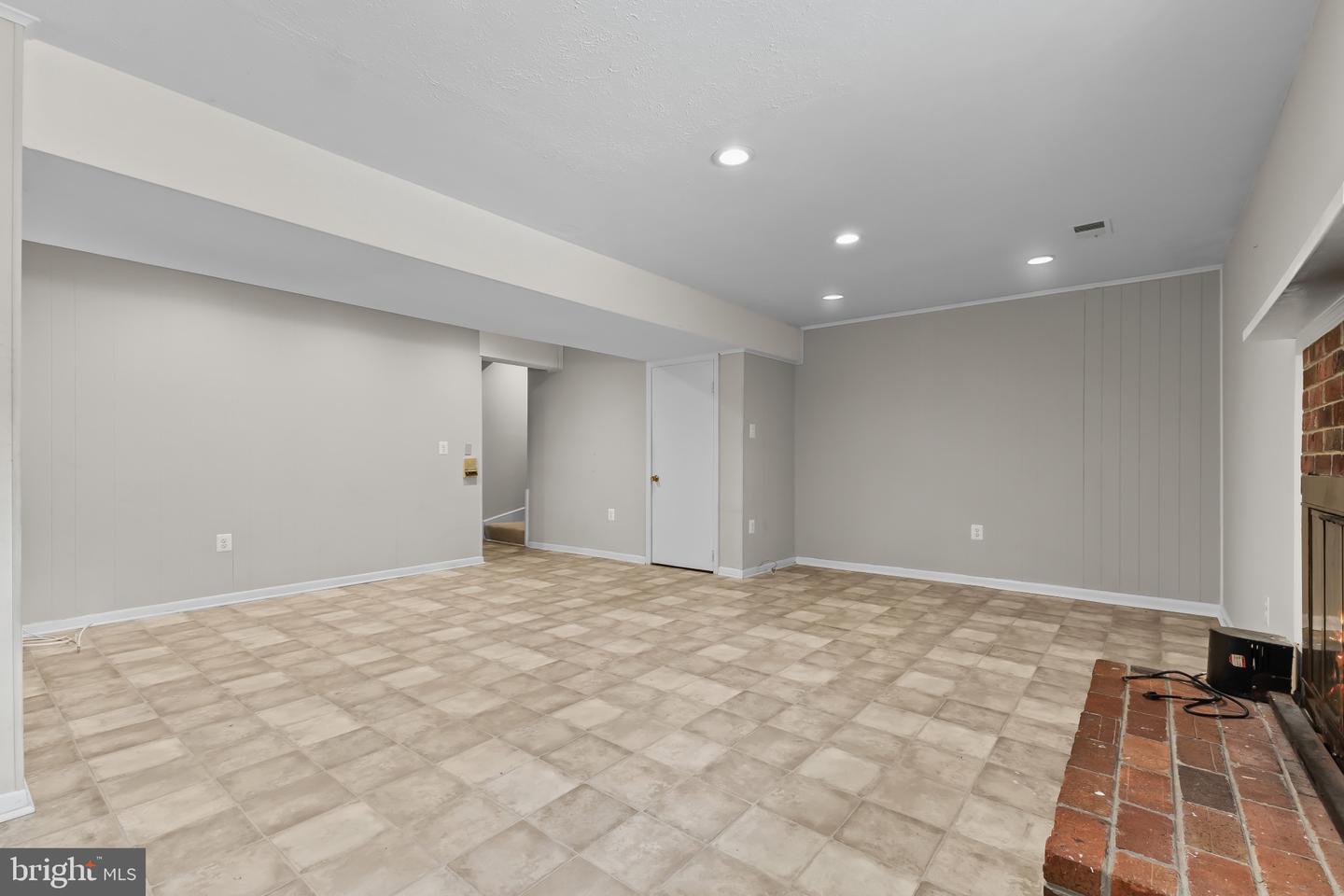 7885 CARLA COURT, SPRINGFIELD, Virginia 22153, 3 Bedrooms Bedrooms, ,2 BathroomsBathrooms,Residential,For sale,7885 CARLA COURT,VAFX2257246 MLS # VAFX2257246