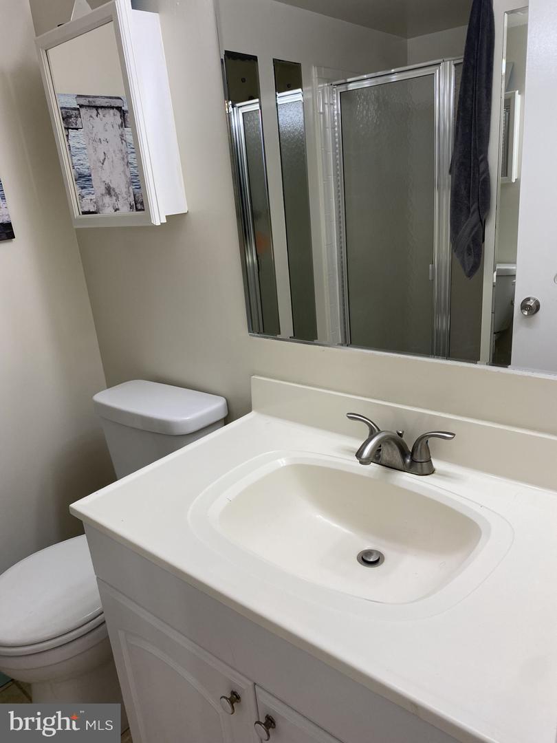 6220 EDSALL RD #101, ALEXANDRIA, Virginia 22312, 2 Bedrooms Bedrooms, ,2 BathroomsBathrooms,Residential,For sale,6220 EDSALL RD #101,VAAX2047804 MLS # VAAX2047804