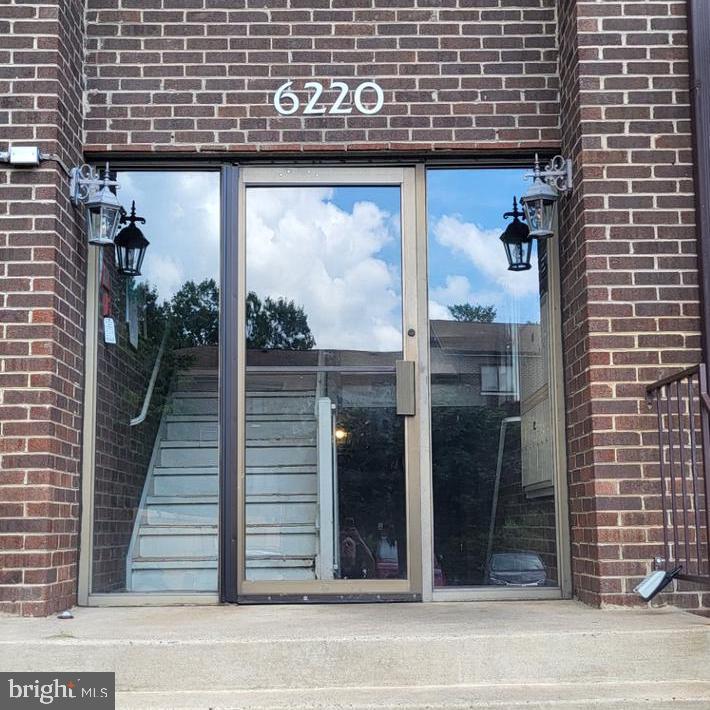 6220 EDSALL RD #101, ALEXANDRIA, Virginia 22312, 2 Bedrooms Bedrooms, ,2 BathroomsBathrooms,Residential,For sale,6220 EDSALL RD #101,VAAX2047804 MLS # VAAX2047804