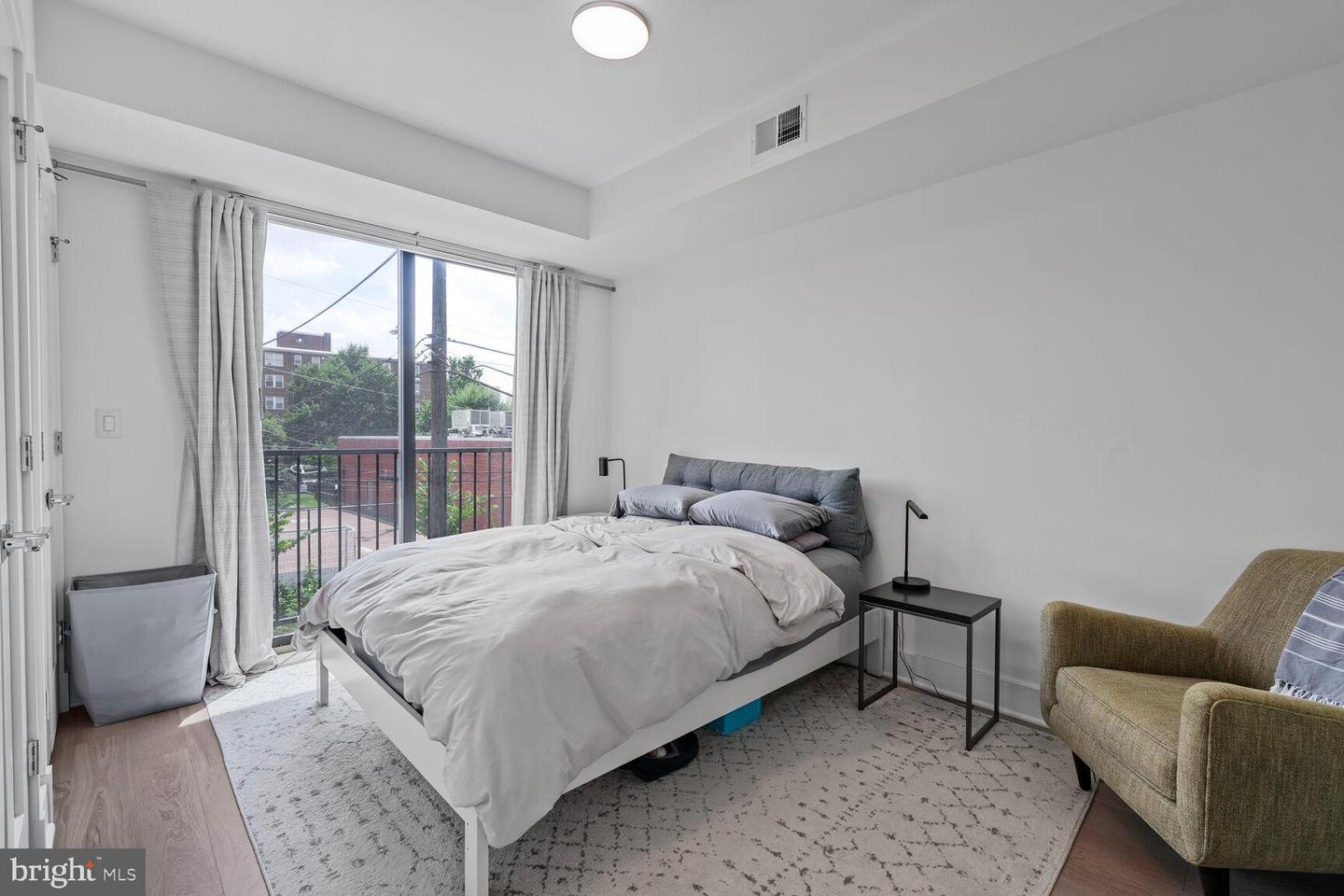 826 UPSHUR ST NW #6, WASHINGTON, District Of Columbia 20011, 2 Bedrooms Bedrooms, ,2 BathroomsBathrooms,Residential,For sale,826 UPSHUR ST NW #6,DCDC2211836 MLS # DCDC2211836