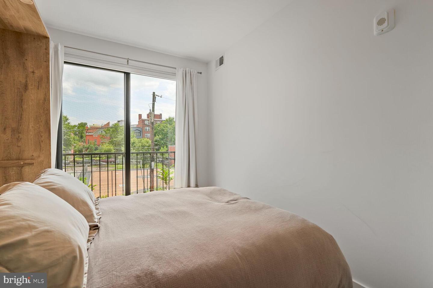 826 UPSHUR ST NW #6, WASHINGTON, District Of Columbia 20011, 2 Bedrooms Bedrooms, ,2 BathroomsBathrooms,Residential,For sale,826 UPSHUR ST NW #6,DCDC2211836 MLS # DCDC2211836