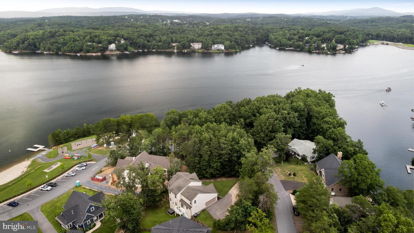514 SLEIGH DR, CROSS JUNCTION, Virginia 22625, 4 Bedrooms Bedrooms, 12 Rooms Rooms,2 BathroomsBathrooms,Residential,For sale,514 SLEIGH DR,VAFV2035642 MLS # VAFV2035642