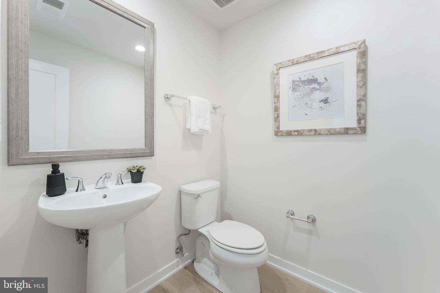 11748 SUNRISE VALLEY DR, RESTON, Virginia 20191, 3 Bedrooms Bedrooms, ,3 BathroomsBathrooms,Residential,For sale,11748 SUNRISE VALLEY DR,VAFX2257388 MLS # VAFX2257388