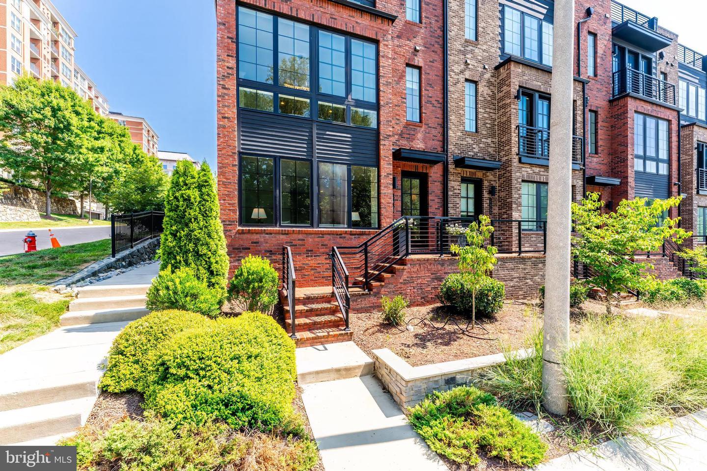 11748 SUNRISE VALLEY DR, RESTON, Virginia 20191, 3 Bedrooms Bedrooms, ,3 BathroomsBathrooms,Residential,For sale,11748 SUNRISE VALLEY DR,VAFX2257388 MLS # VAFX2257388