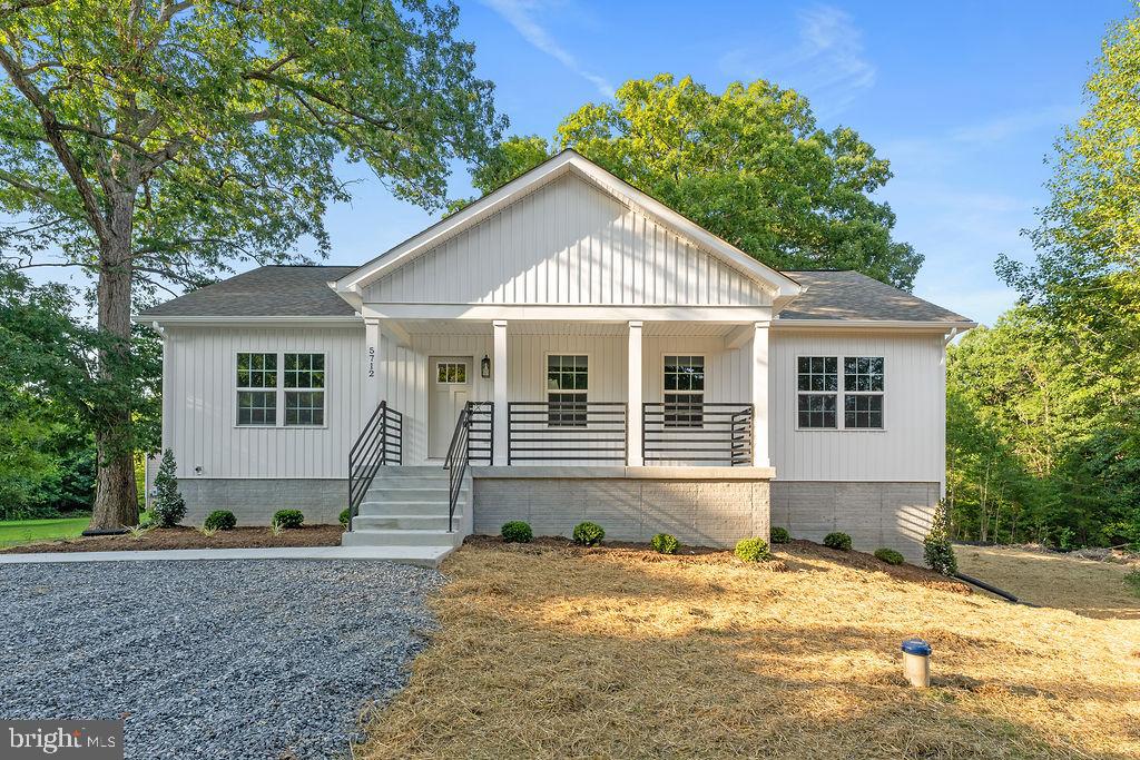 5712 BLUE STAR LN, SPOTSYLVANIA, Virginia 22551, 5 Bedrooms Bedrooms, 8 Rooms Rooms,3 BathroomsBathrooms,Residential,For sale,5712 BLUE STAR LN,VASP2034910 MLS # VASP2034910