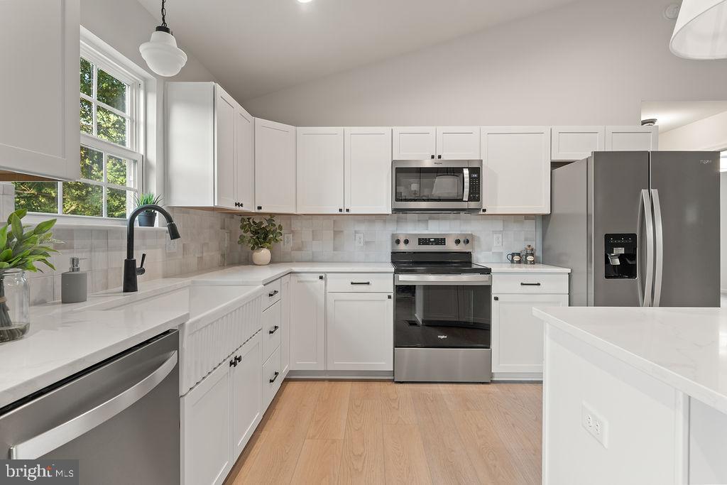 5712 BLUE STAR LN, SPOTSYLVANIA, Virginia 22551, 5 Bedrooms Bedrooms, 8 Rooms Rooms,3 BathroomsBathrooms,Residential,For sale,5712 BLUE STAR LN,VASP2034910 MLS # VASP2034910
