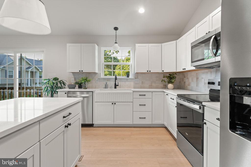 5712 BLUE STAR LN, SPOTSYLVANIA, Virginia 22551, 5 Bedrooms Bedrooms, 8 Rooms Rooms,3 BathroomsBathrooms,Residential,For sale,5712 BLUE STAR LN,VASP2034910 MLS # VASP2034910