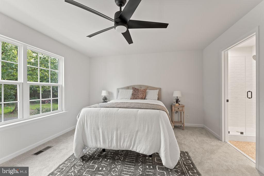 5712 BLUE STAR LN, SPOTSYLVANIA, Virginia 22551, 5 Bedrooms Bedrooms, 8 Rooms Rooms,3 BathroomsBathrooms,Residential,For sale,5712 BLUE STAR LN,VASP2034910 MLS # VASP2034910