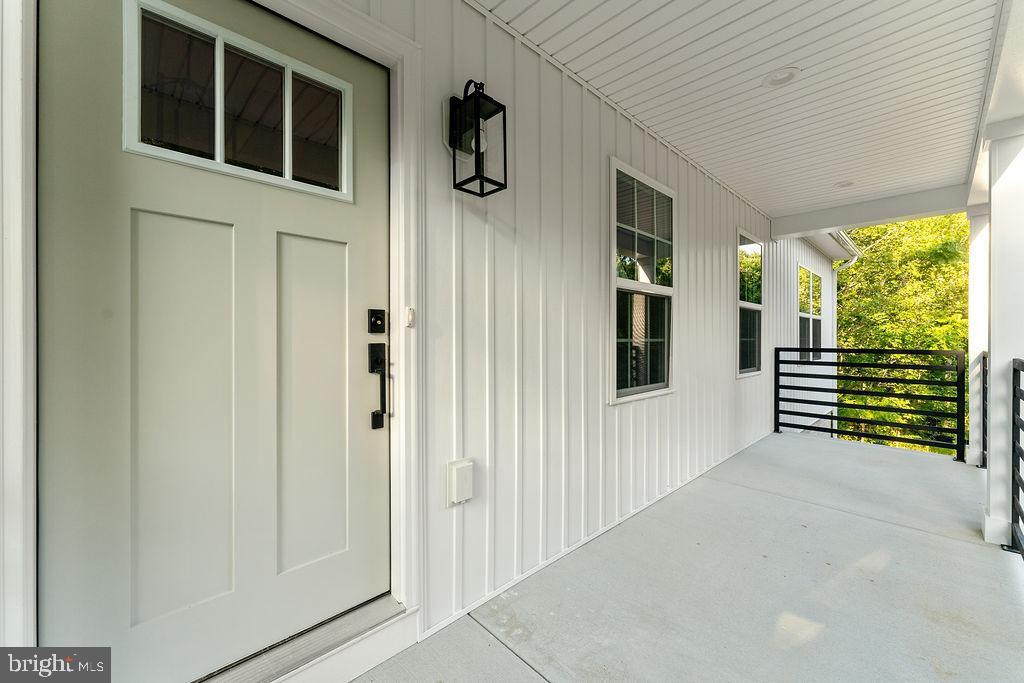 5712 BLUE STAR LN, SPOTSYLVANIA, Virginia 22551, 5 Bedrooms Bedrooms, 8 Rooms Rooms,3 BathroomsBathrooms,Residential,For sale,5712 BLUE STAR LN,VASP2034910 MLS # VASP2034910