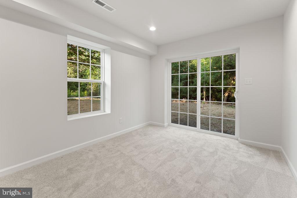5712 BLUE STAR LN, SPOTSYLVANIA, Virginia 22551, 5 Bedrooms Bedrooms, 8 Rooms Rooms,3 BathroomsBathrooms,Residential,For sale,5712 BLUE STAR LN,VASP2034910 MLS # VASP2034910