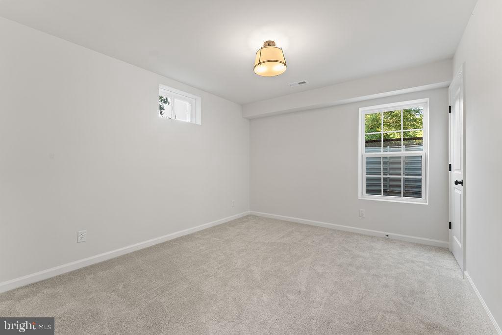 5712 BLUE STAR LN, SPOTSYLVANIA, Virginia 22551, 5 Bedrooms Bedrooms, 8 Rooms Rooms,3 BathroomsBathrooms,Residential,For sale,5712 BLUE STAR LN,VASP2034910 MLS # VASP2034910