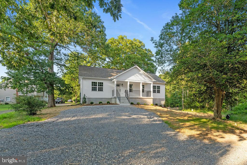 5712 BLUE STAR LN, SPOTSYLVANIA, Virginia 22551, 5 Bedrooms Bedrooms, 8 Rooms Rooms,3 BathroomsBathrooms,Residential,For sale,5712 BLUE STAR LN,VASP2034910 MLS # VASP2034910