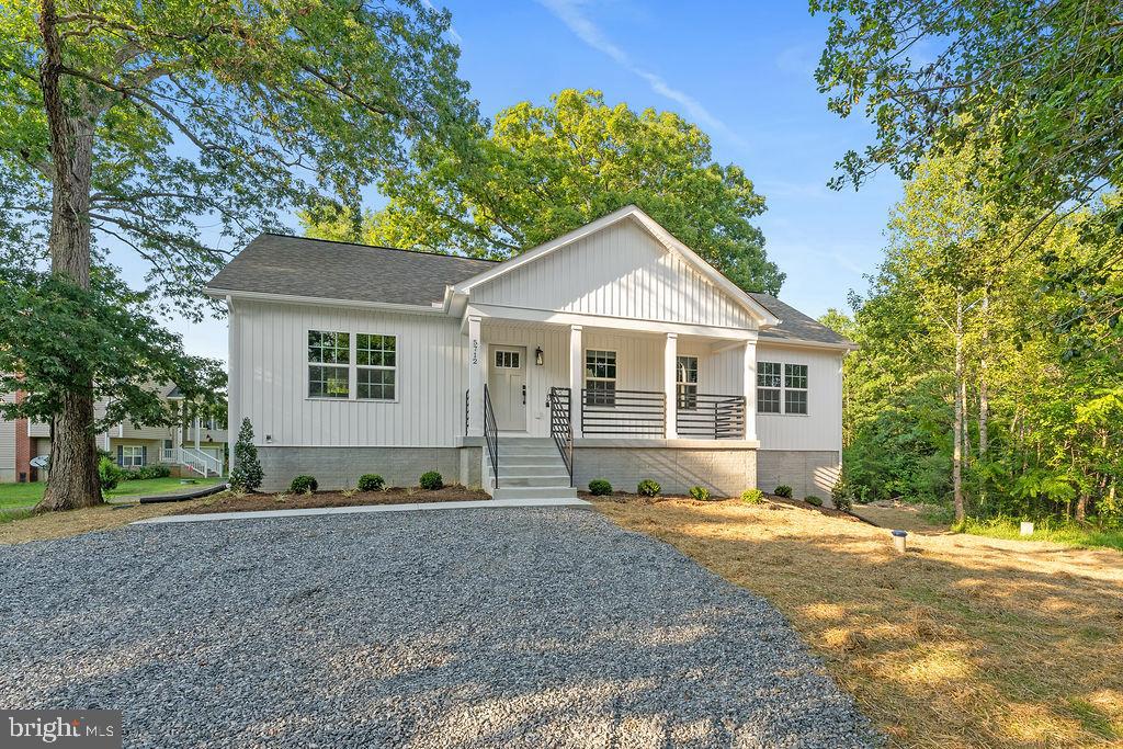 5712 BLUE STAR LN, SPOTSYLVANIA, Virginia 22551, 5 Bedrooms Bedrooms, 8 Rooms Rooms,3 BathroomsBathrooms,Residential,For sale,5712 BLUE STAR LN,VASP2034910 MLS # VASP2034910