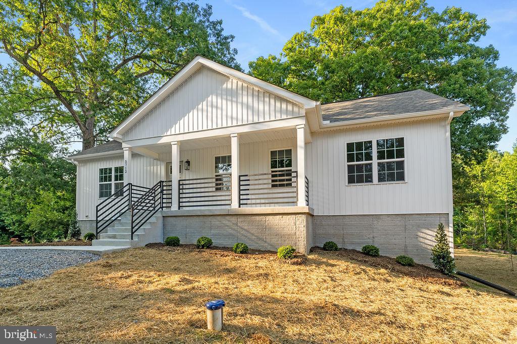 5712 BLUE STAR LN, SPOTSYLVANIA, Virginia 22551, 5 Bedrooms Bedrooms, 8 Rooms Rooms,3 BathroomsBathrooms,Residential,For sale,5712 BLUE STAR LN,VASP2034910 MLS # VASP2034910