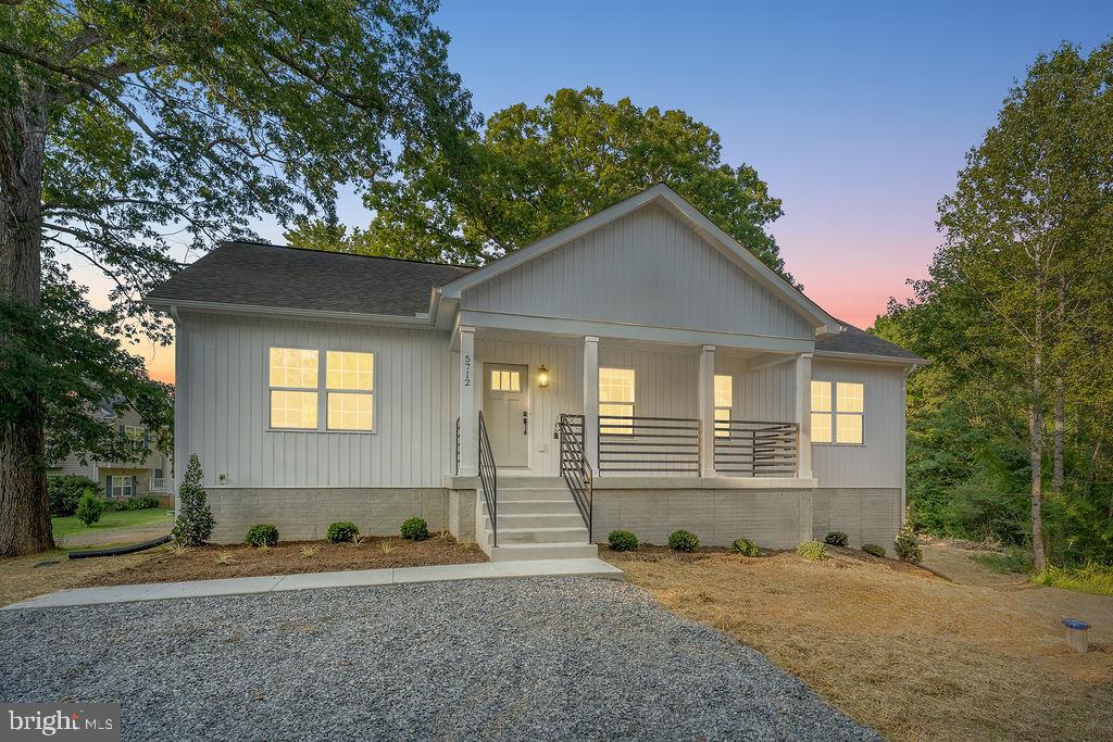 5712 BLUE STAR LN, SPOTSYLVANIA, Virginia 22551, 5 Bedrooms Bedrooms, 8 Rooms Rooms,3 BathroomsBathrooms,Residential,For sale,5712 BLUE STAR LN,VASP2034910 MLS # VASP2034910
