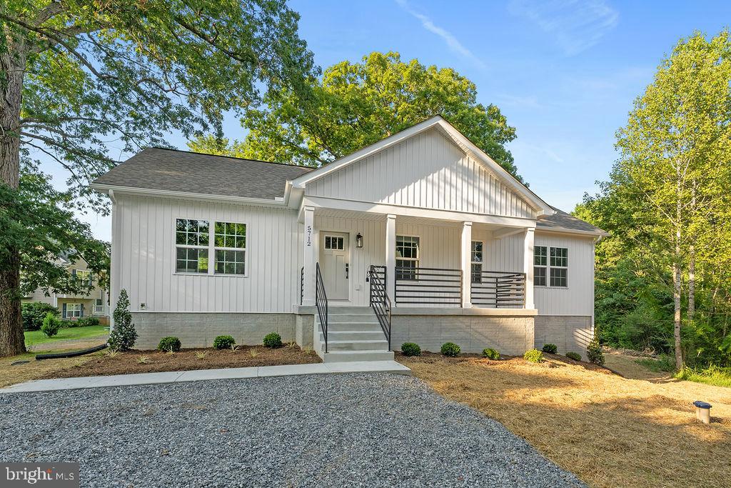 5712 BLUE STAR LN, SPOTSYLVANIA, Virginia 22551, 5 Bedrooms Bedrooms, 8 Rooms Rooms,3 BathroomsBathrooms,Residential,For sale,5712 BLUE STAR LN,VASP2034910 MLS # VASP2034910