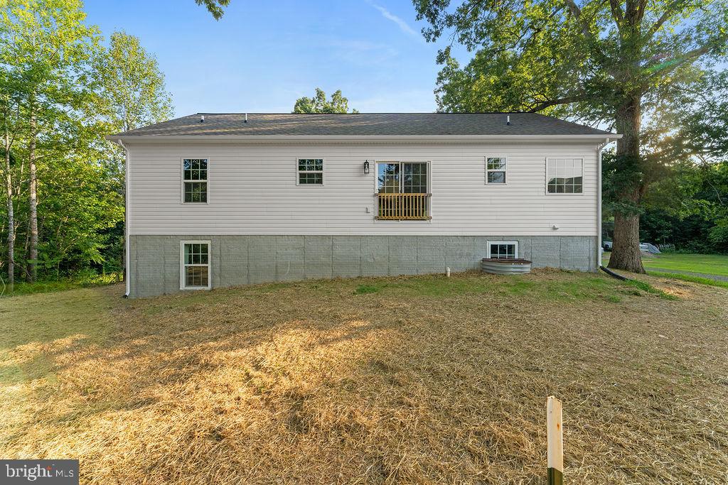 5712 BLUE STAR LN, SPOTSYLVANIA, Virginia 22551, 5 Bedrooms Bedrooms, 8 Rooms Rooms,3 BathroomsBathrooms,Residential,For sale,5712 BLUE STAR LN,VASP2034910 MLS # VASP2034910