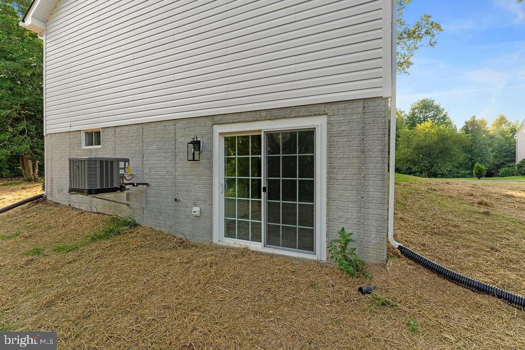 5712 BLUE STAR LN, SPOTSYLVANIA, Virginia 22551, 5 Bedrooms Bedrooms, 8 Rooms Rooms,3 BathroomsBathrooms,Residential,For sale,5712 BLUE STAR LN,VASP2034910 MLS # VASP2034910