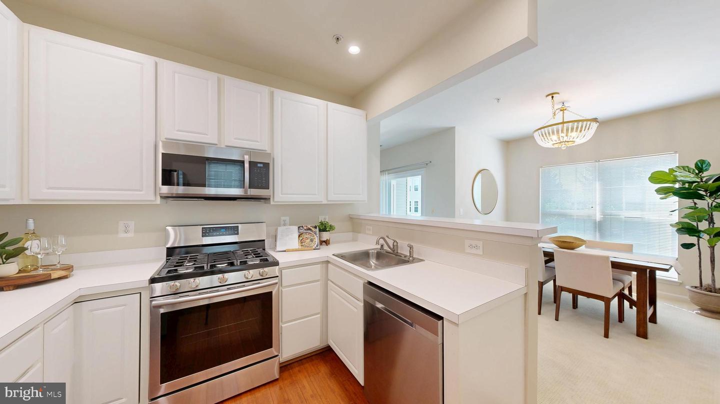 11337 WESTBROOK MILL LANE #201, FAIRFAX, Virginia 22030, 2 Bedrooms Bedrooms, ,2 BathroomsBathrooms,Residential,For sale,11337 WESTBROOK MILL LANE #201,VAFX2257636 MLS # VAFX2257636
