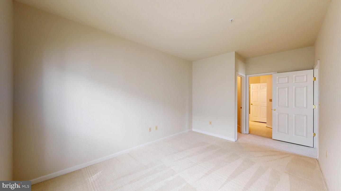 11337 WESTBROOK MILL LANE #201, FAIRFAX, Virginia 22030, 2 Bedrooms Bedrooms, ,2 BathroomsBathrooms,Residential,For sale,11337 WESTBROOK MILL LANE #201,VAFX2257636 MLS # VAFX2257636