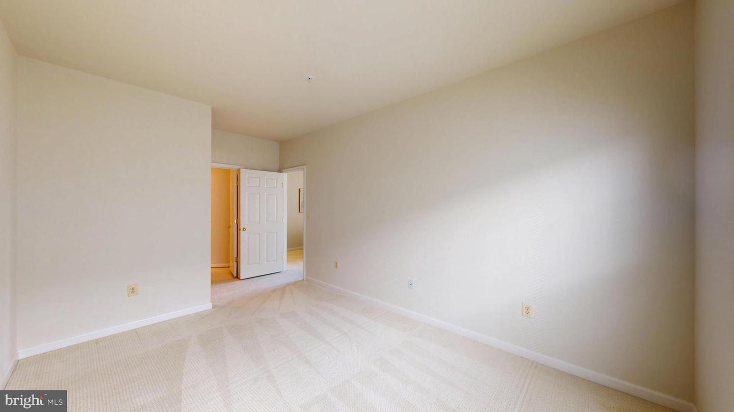11337 WESTBROOK MILL LANE #201, FAIRFAX, Virginia 22030, 2 Bedrooms Bedrooms, ,2 BathroomsBathrooms,Residential,For sale,11337 WESTBROOK MILL LANE #201,VAFX2257636 MLS # VAFX2257636