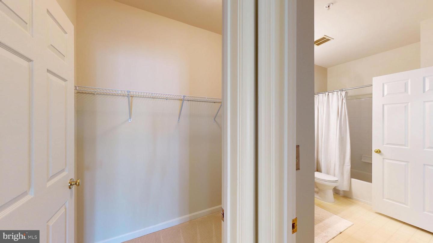 11337 WESTBROOK MILL LANE #201, FAIRFAX, Virginia 22030, 2 Bedrooms Bedrooms, ,2 BathroomsBathrooms,Residential,For sale,11337 WESTBROOK MILL LANE #201,VAFX2257636 MLS # VAFX2257636