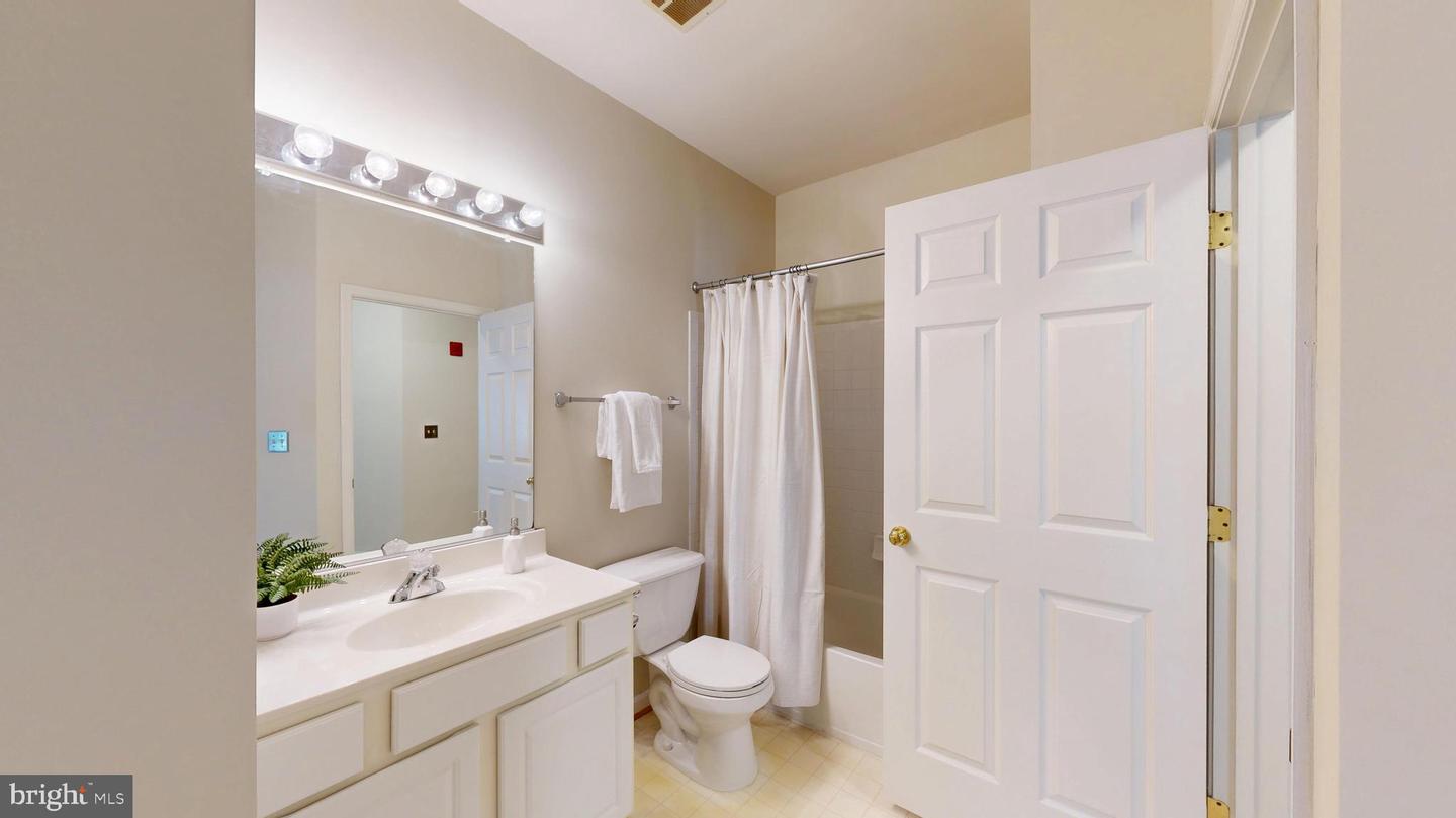 11337 WESTBROOK MILL LANE #201, FAIRFAX, Virginia 22030, 2 Bedrooms Bedrooms, ,2 BathroomsBathrooms,Residential,For sale,11337 WESTBROOK MILL LANE #201,VAFX2257636 MLS # VAFX2257636