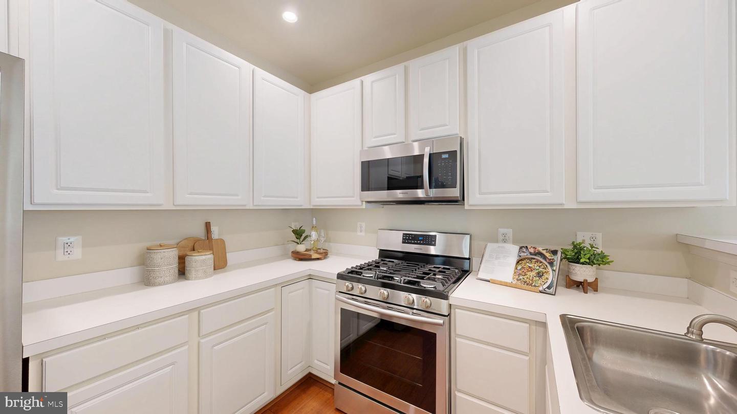 11337 WESTBROOK MILL LANE #201, FAIRFAX, Virginia 22030, 2 Bedrooms Bedrooms, ,2 BathroomsBathrooms,Residential,For sale,11337 WESTBROOK MILL LANE #201,VAFX2257636 MLS # VAFX2257636