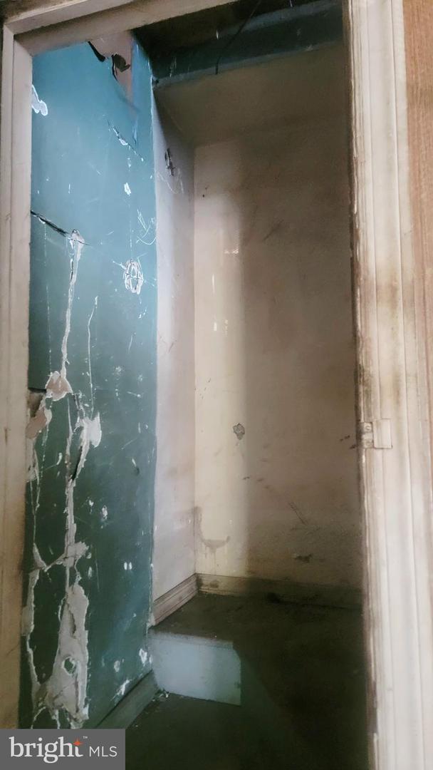 5220 CLAY ST NE, WASHINGTON, District Of Columbia 20019, 2 Bedrooms Bedrooms, ,1 BathroomBathrooms,Residential,For sale,5220 CLAY ST NE,DCDC2212124 MLS # DCDC2212124