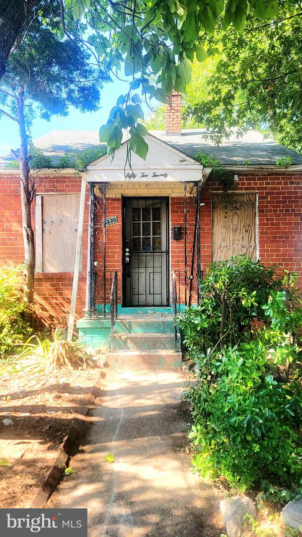5220 CLAY ST NE, WASHINGTON, District Of Columbia 20019, 2 Bedrooms Bedrooms, ,1 BathroomBathrooms,Residential,For sale,5220 CLAY ST NE,DCDC2212124 MLS # DCDC2212124