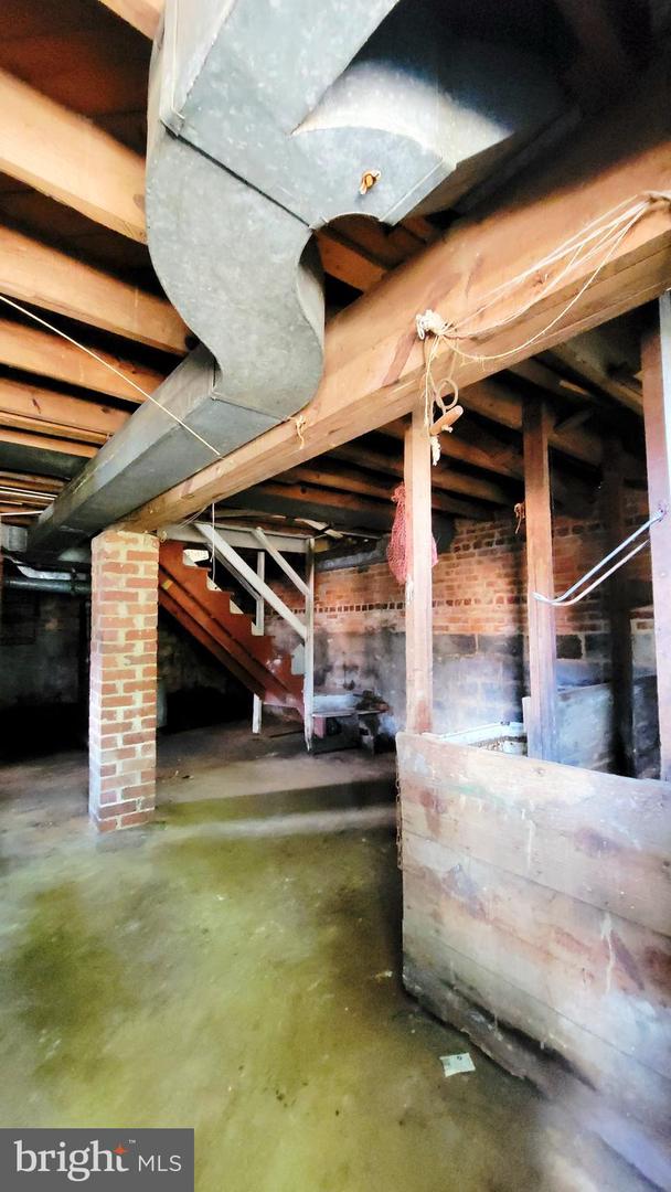 5220 CLAY ST NE, WASHINGTON, District Of Columbia 20019, 2 Bedrooms Bedrooms, ,1 BathroomBathrooms,Residential,For sale,5220 CLAY ST NE,DCDC2212124 MLS # DCDC2212124
