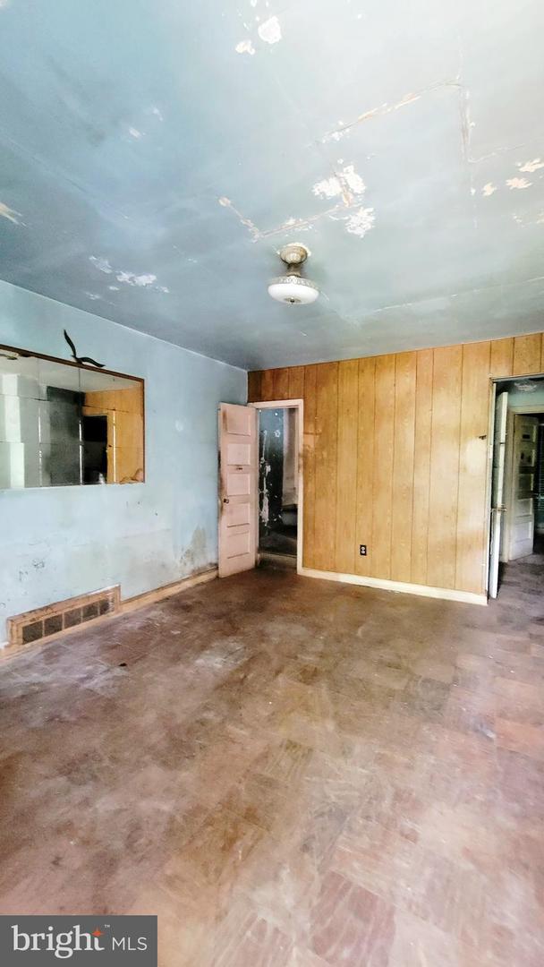 5220 CLAY ST NE, WASHINGTON, District Of Columbia 20019, 2 Bedrooms Bedrooms, ,1 BathroomBathrooms,Residential,For sale,5220 CLAY ST NE,DCDC2212124 MLS # DCDC2212124